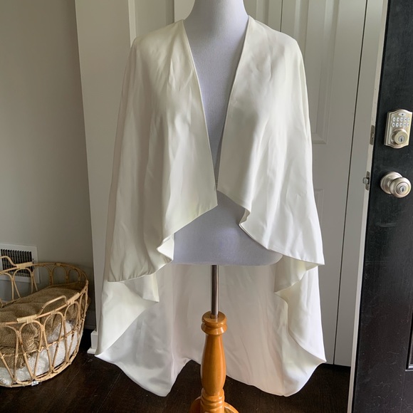 Before by Sarah Seven Alessia Bridal Cape - Picture 3 of 3